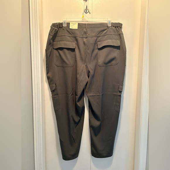 Max Studio Cargo Pants - Picture 3 of 8